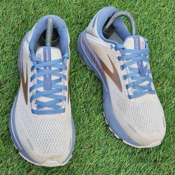 BROOKS ADRENALINE GTS 22 - Women's Athletic Shoes - SIZE 8.B - Picture 2 of 9